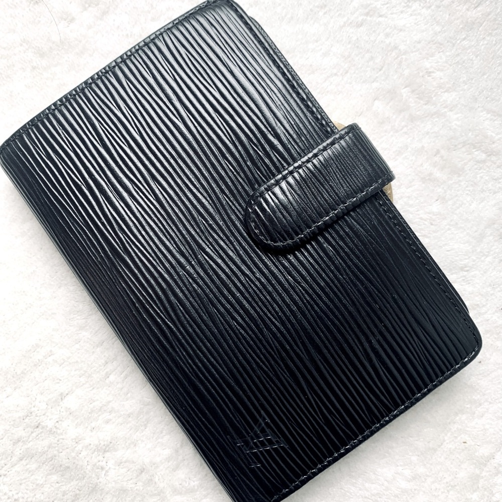 Authentic Louis Vuitton black epi leather kisslock wallet